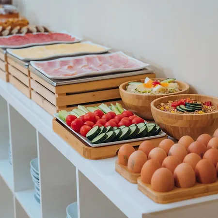 风中玫瑰酒店 3*