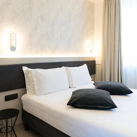 风中玫瑰酒店 3* 罗马