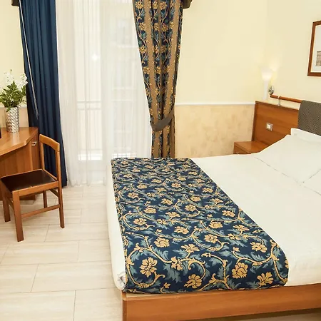 Windrose Hotel